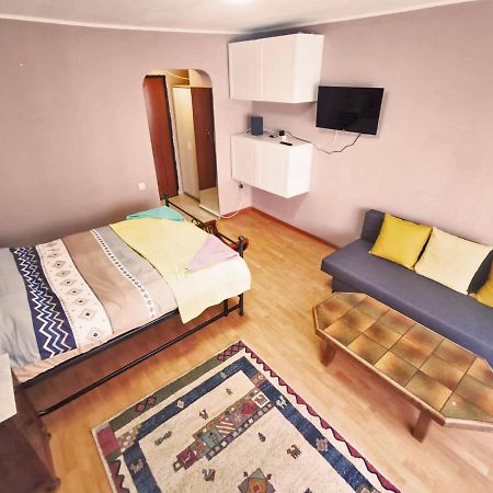 Cozy Studio Athenee Apartment Bucharest Luaran gambar