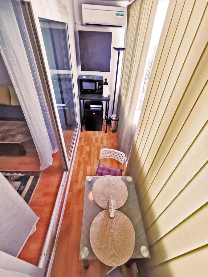 Cozy Studio Athenee Apartment Bucharest Luaran gambar